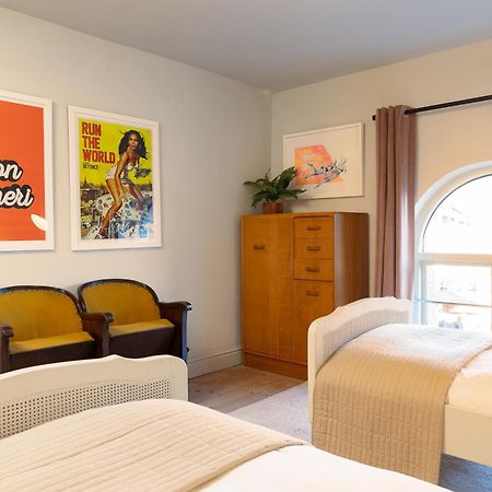 Stylish Seaside Home With King Beds And Parking Scarborough Extérieur photo